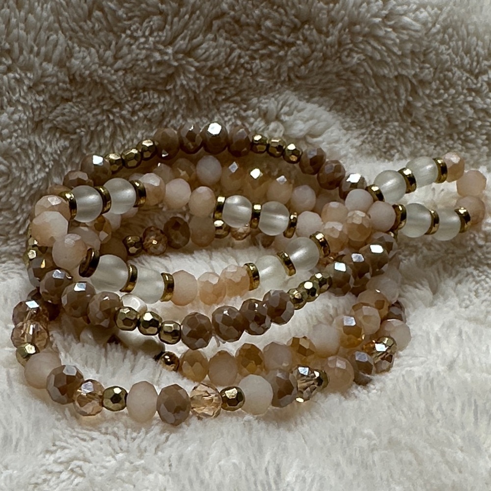 Beaded Bracelets Pretty Pink & Peachy Gold Mauve Set of 4 with Cross Charm NWOT - Picture 16 of 16
